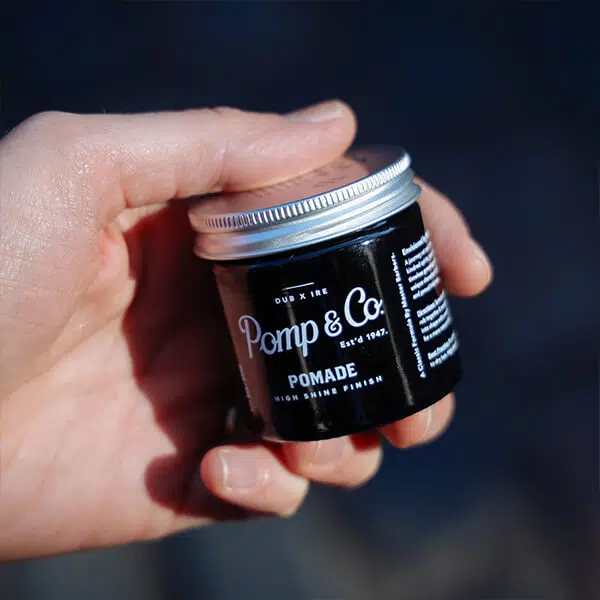 Minimalistisk og stilet pomade hårvoks fra Pomp & Co.